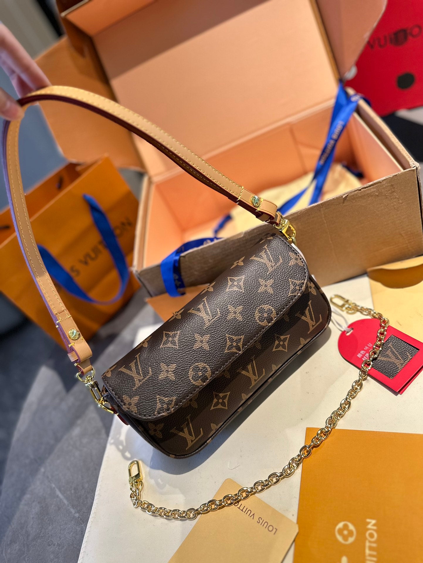 LV-BAG821