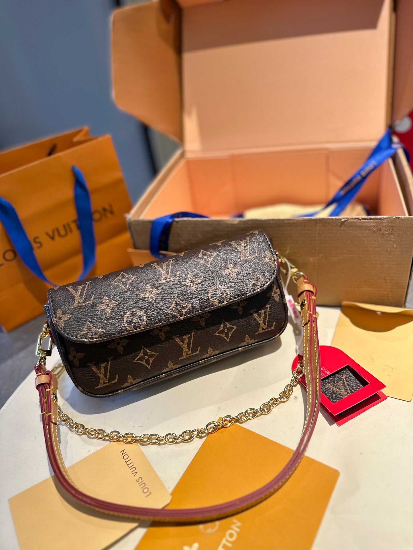 LV-BAG821