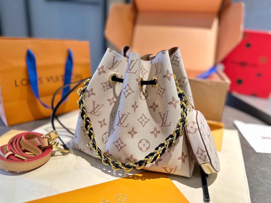 LV-BAG817