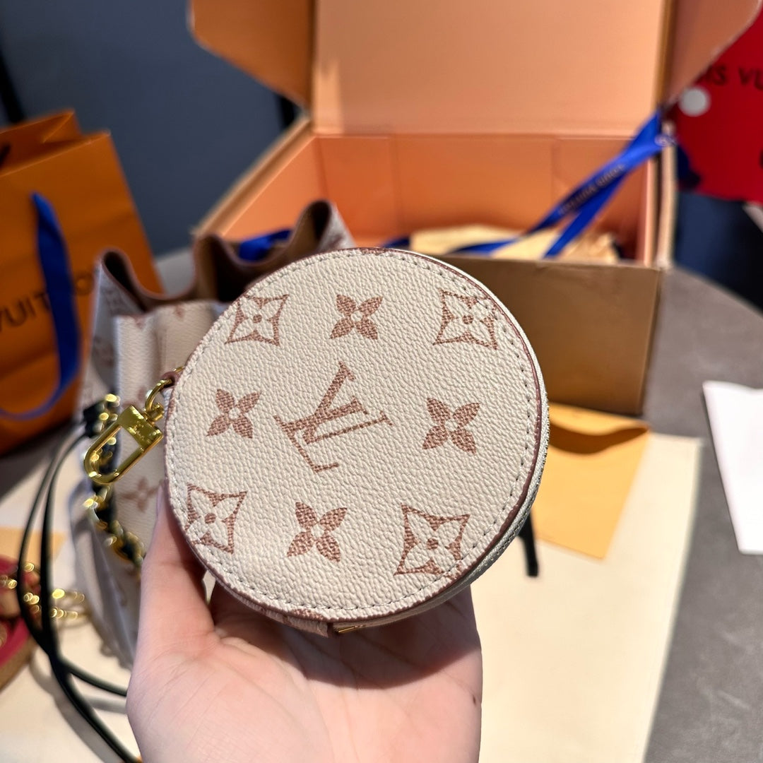 LV-BAG817