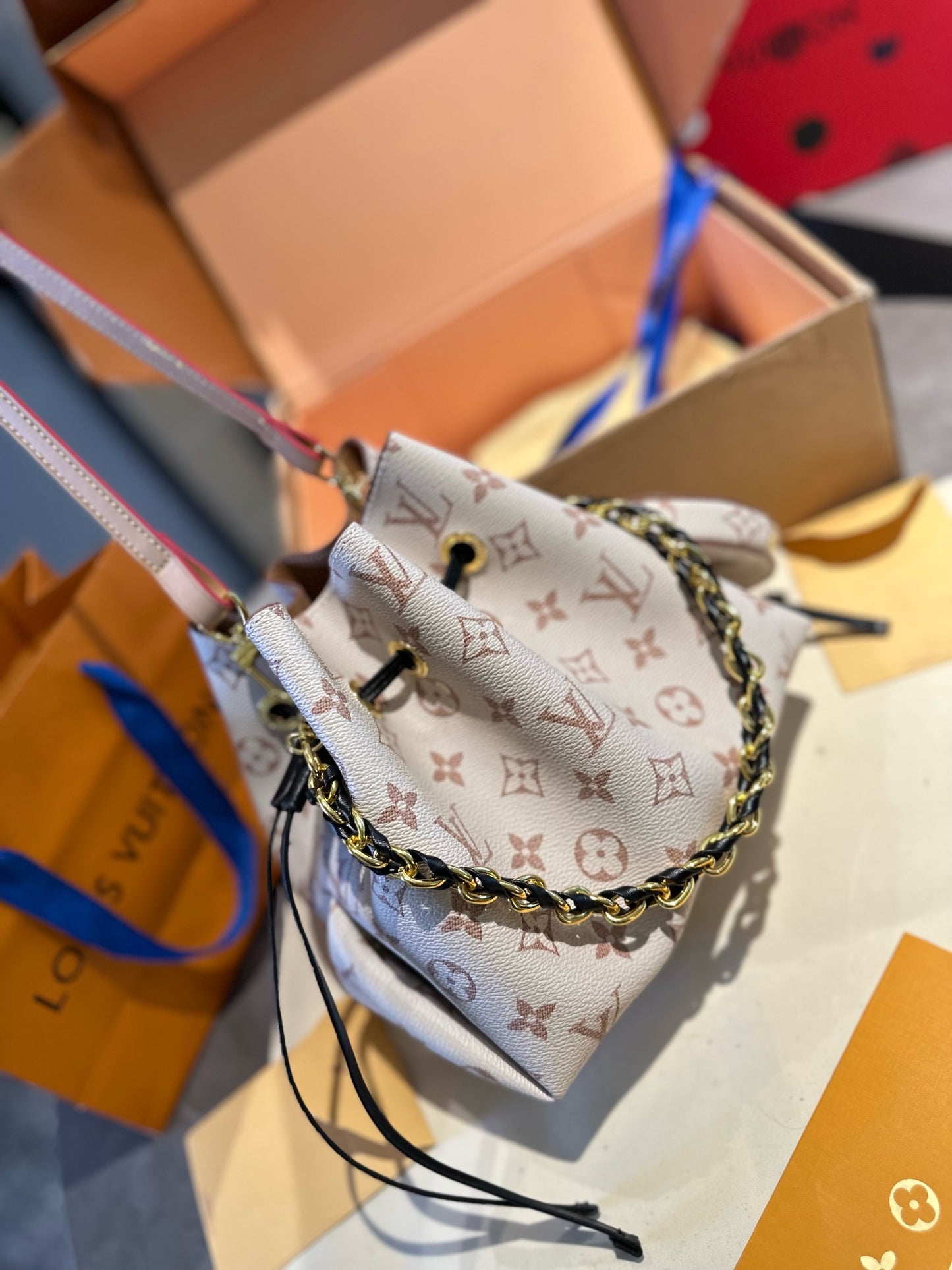 LV-BAG817