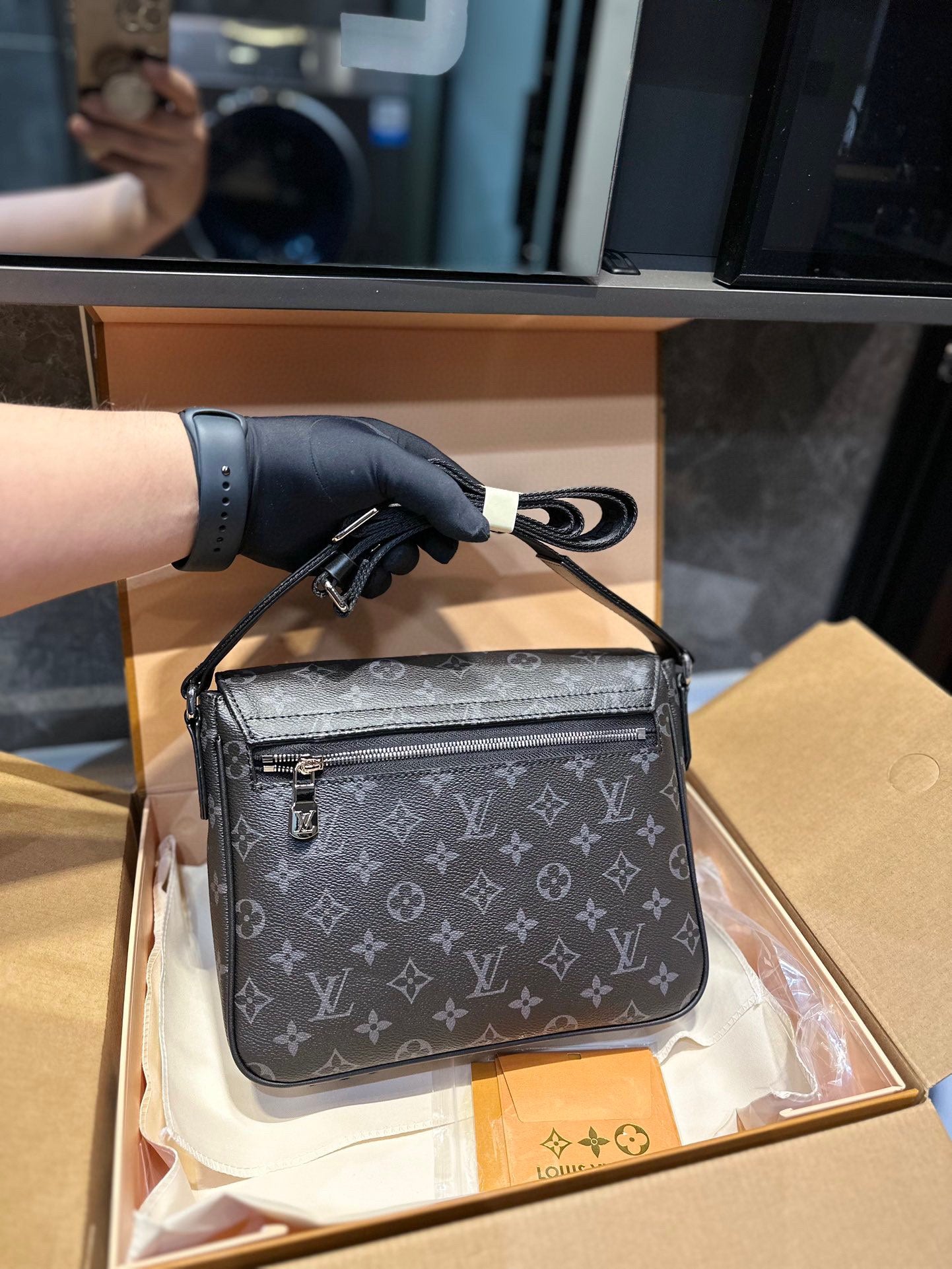 LV-BAG1033