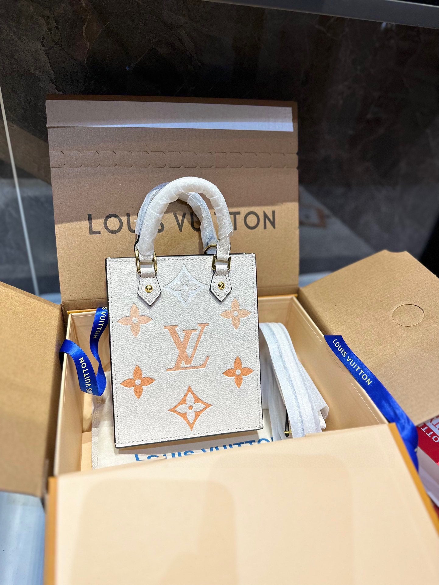 LV-BAG929