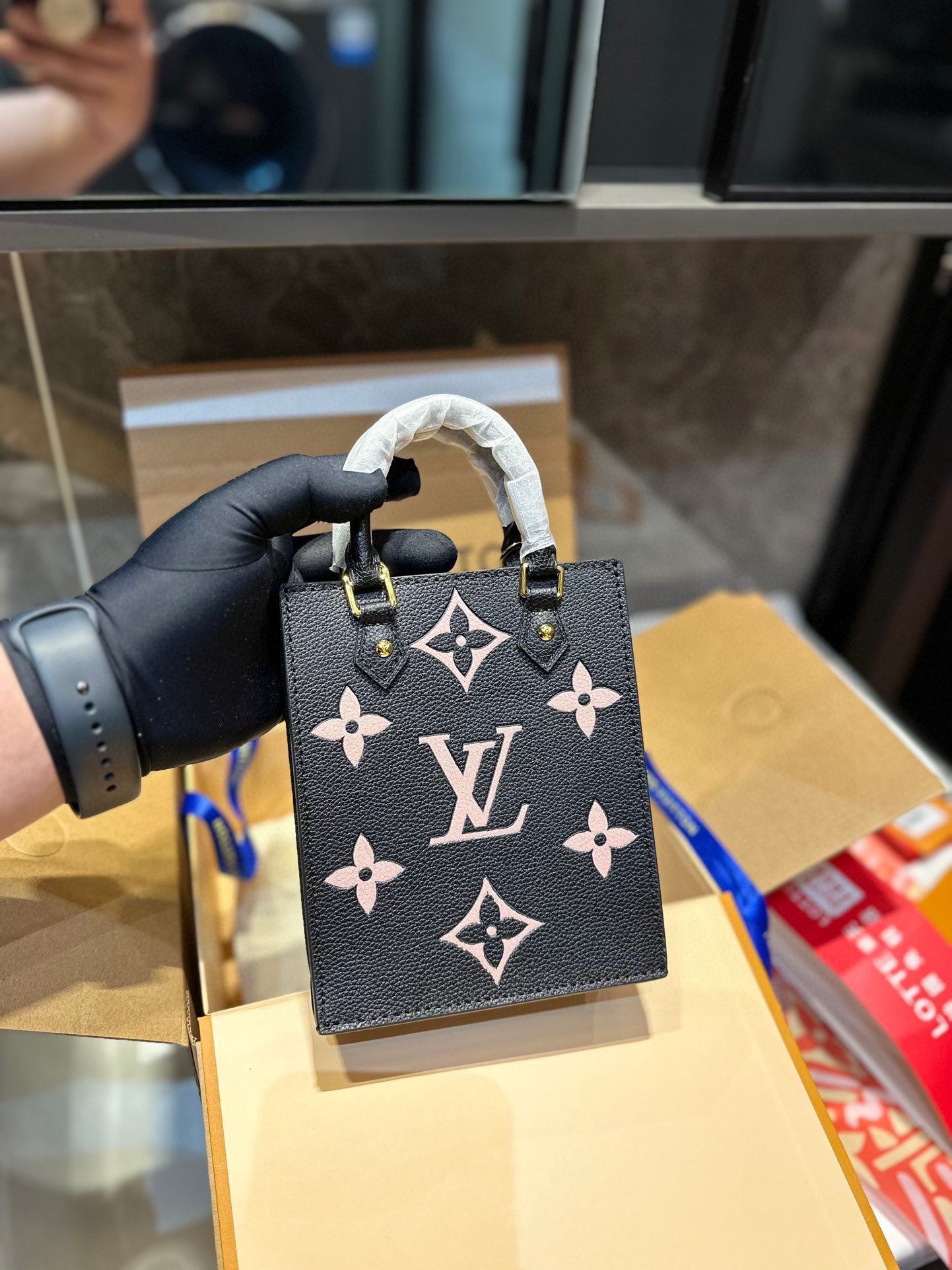 LV-BAG949