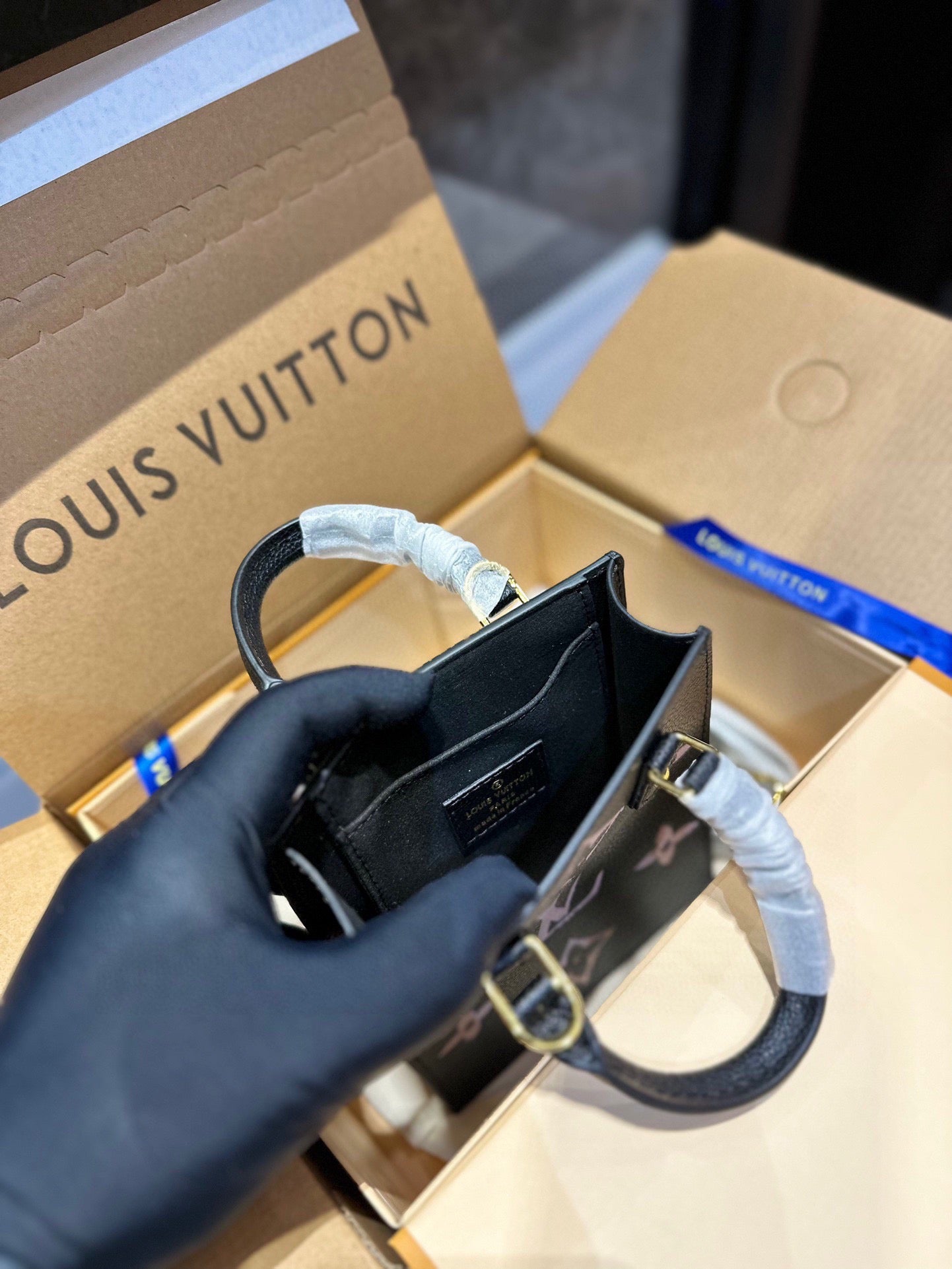 LV-BAG949