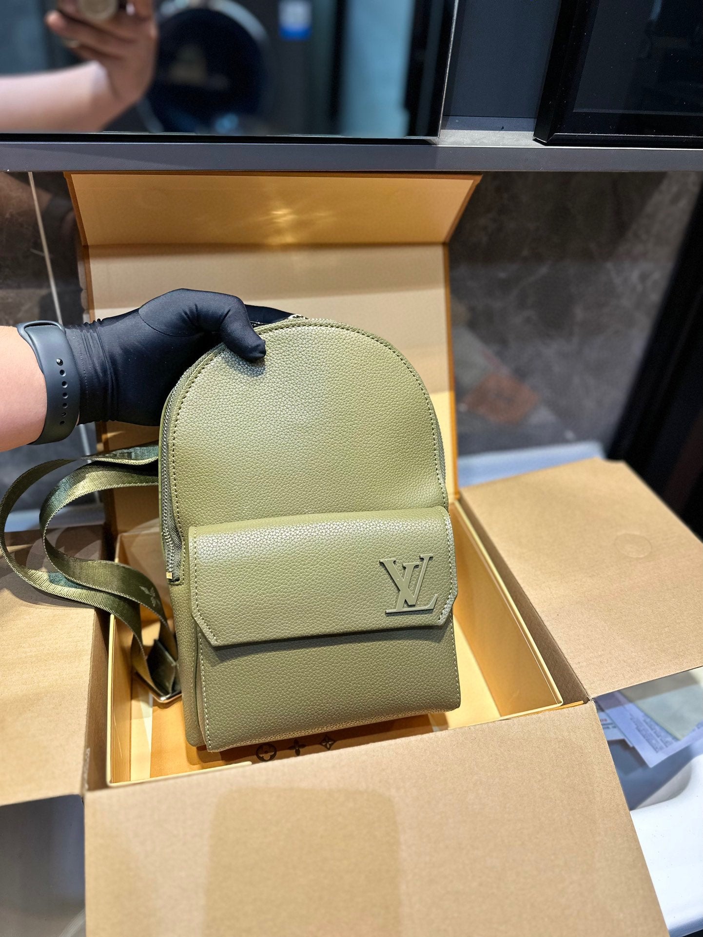 LV-BAG827