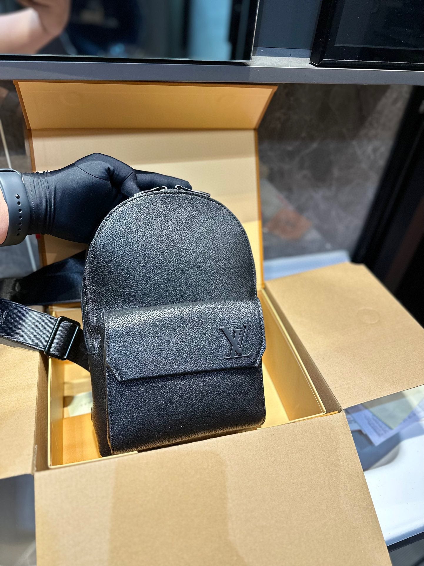 LV-BAG827