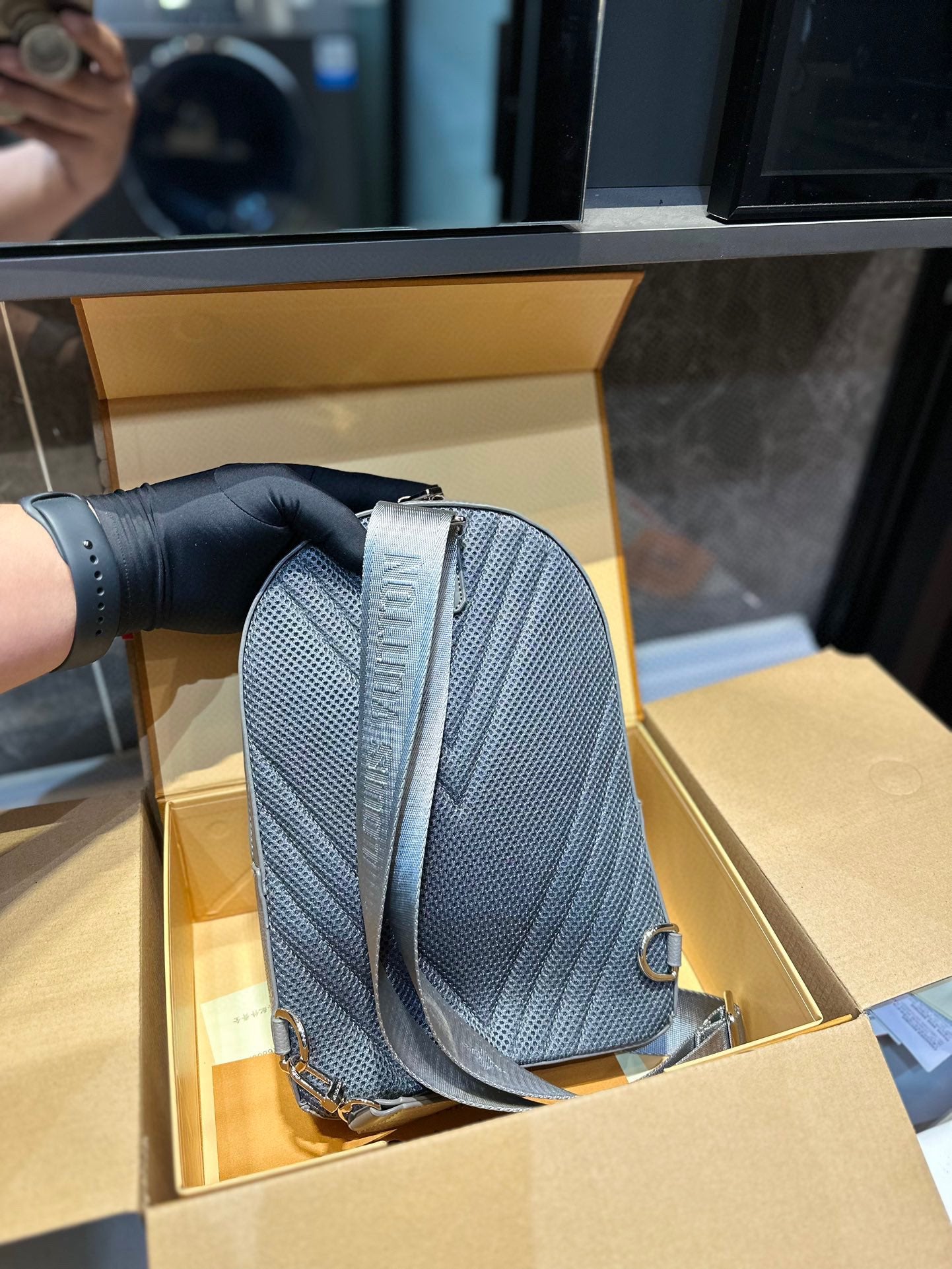 LV-BAG832