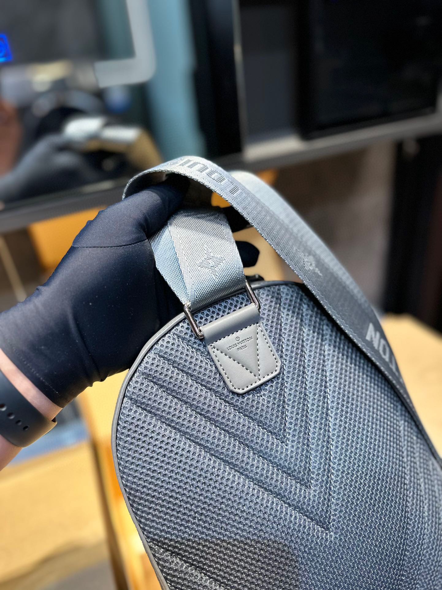 LV-BAG832