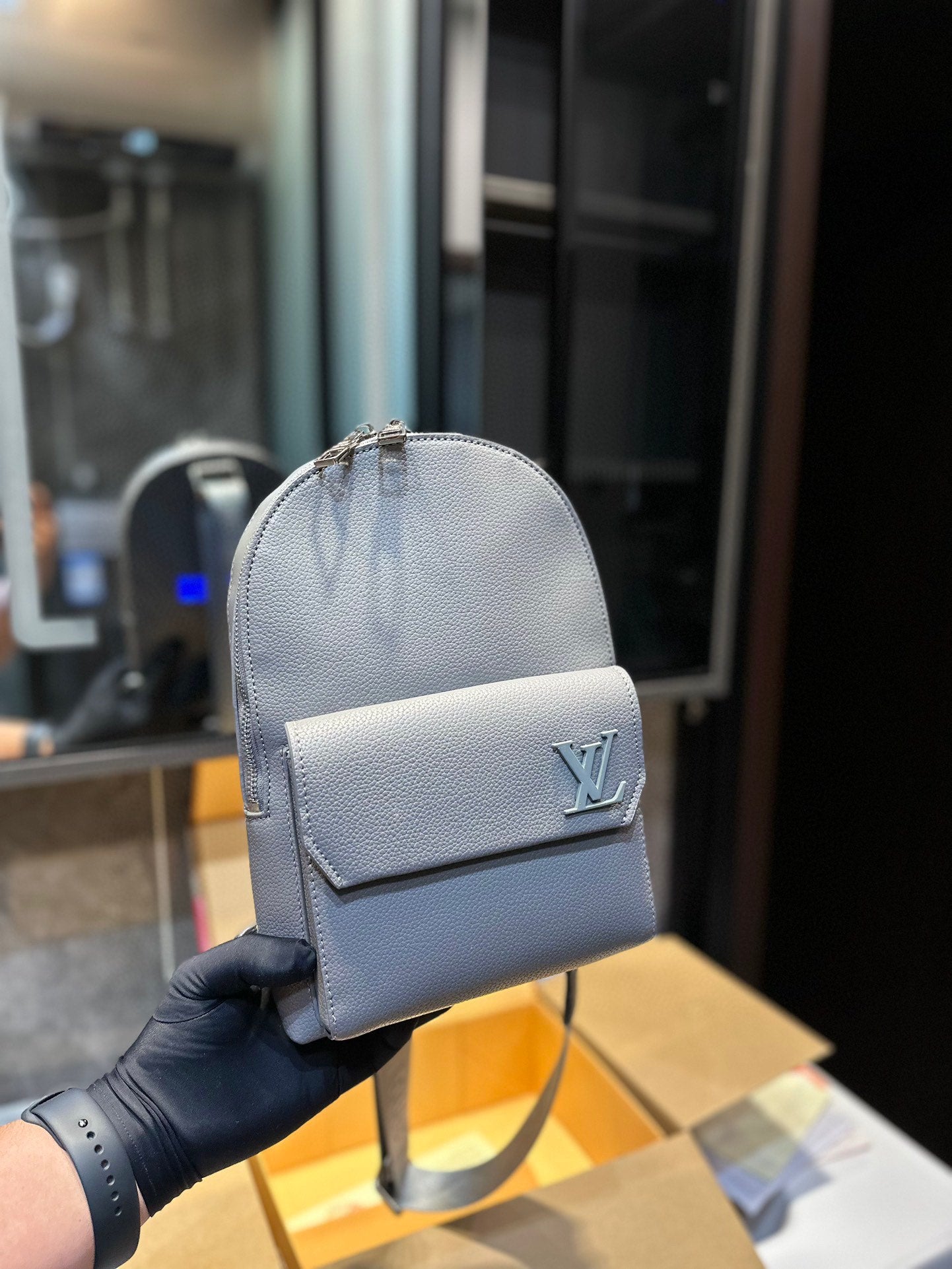 LV-BAG832