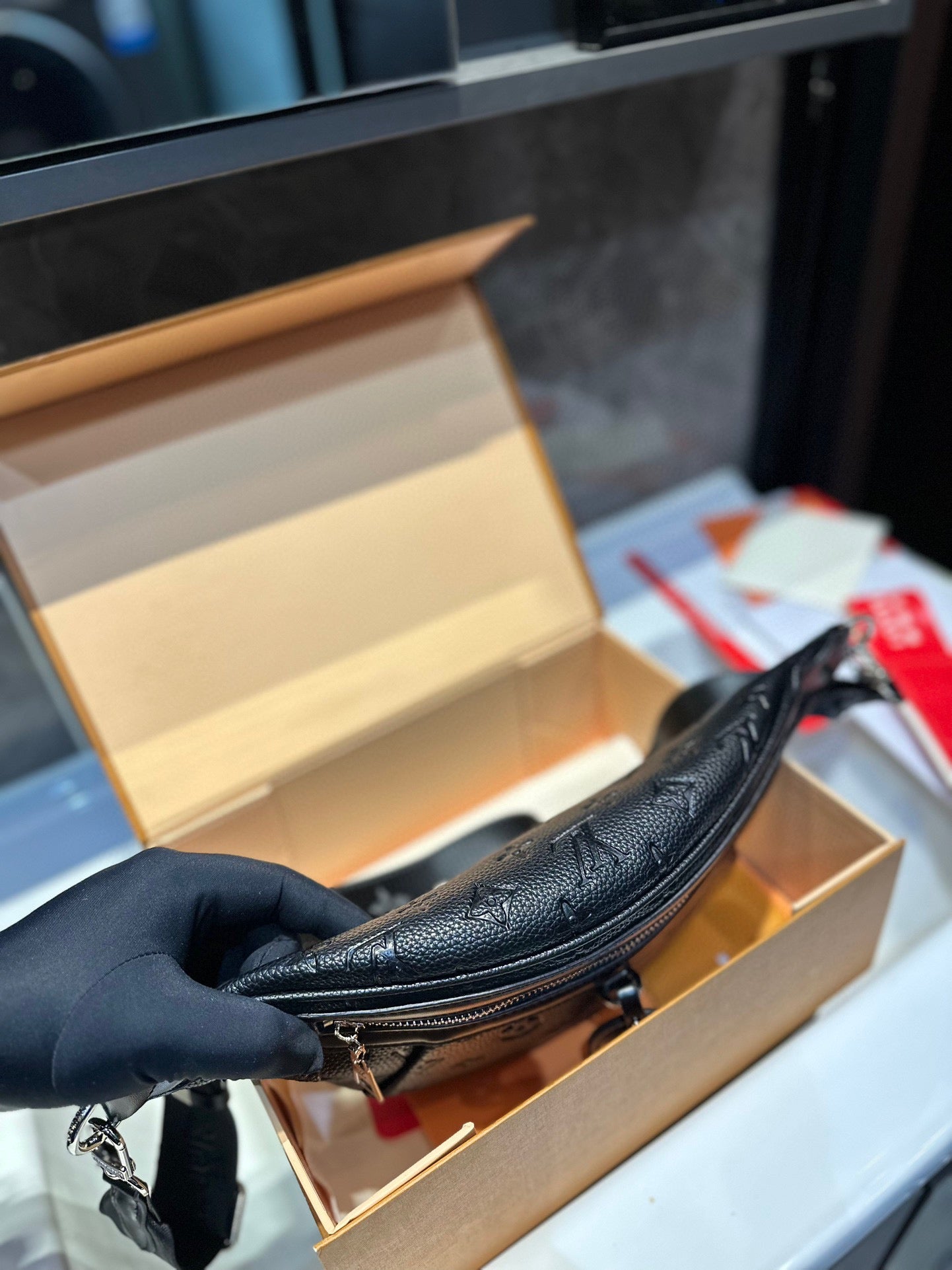 LV-BAG801