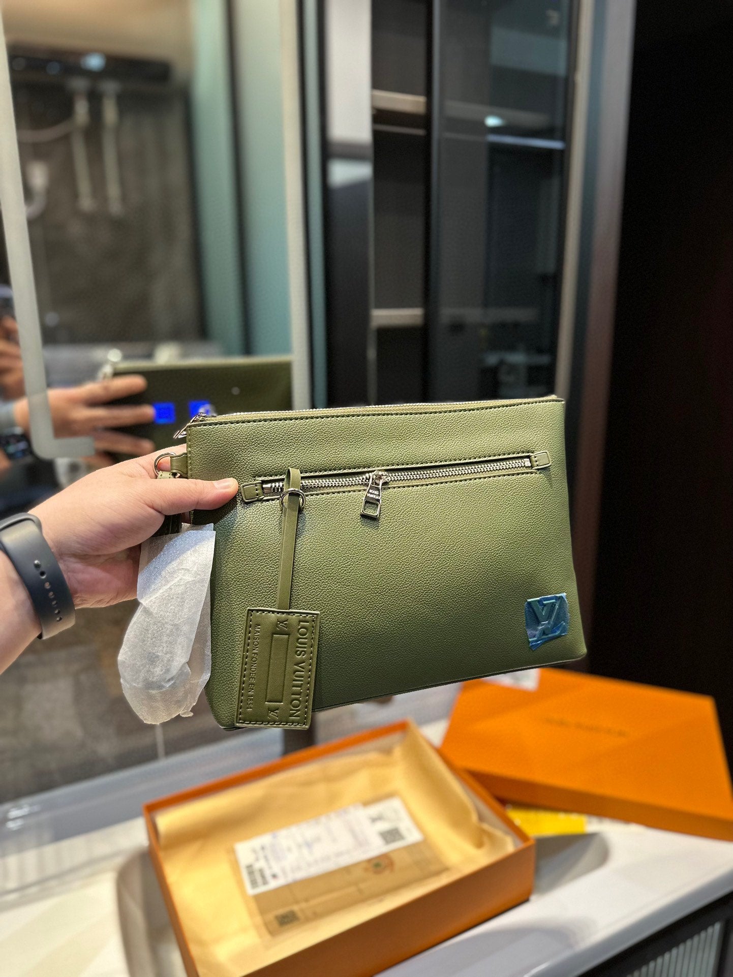 LV-BAG802
