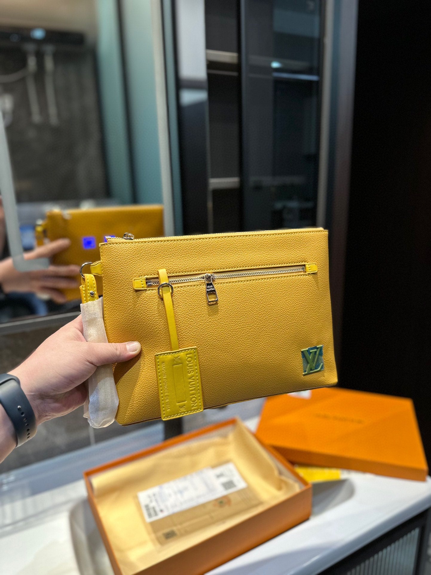 LV-BAG802