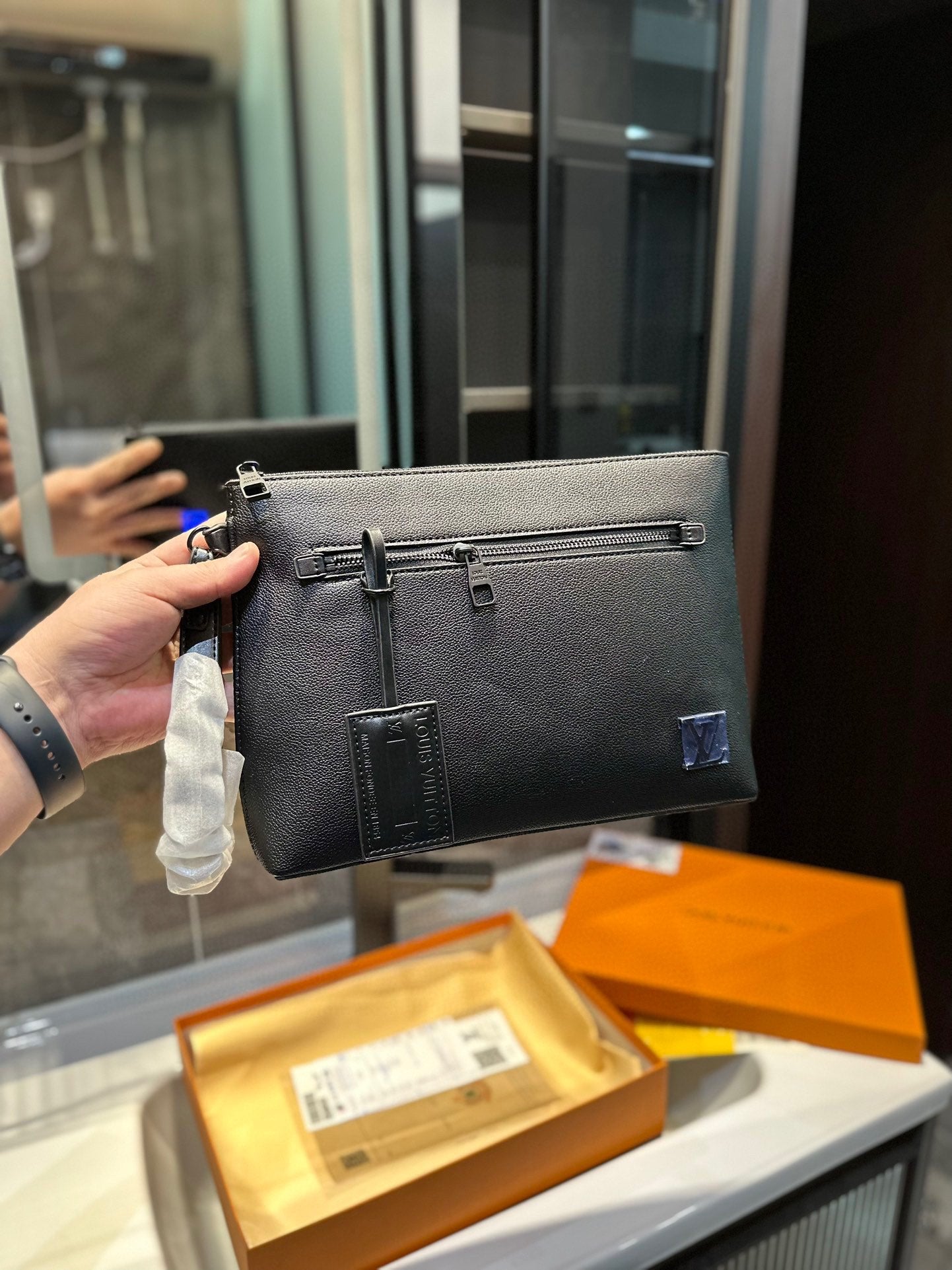 LV-BAG802
