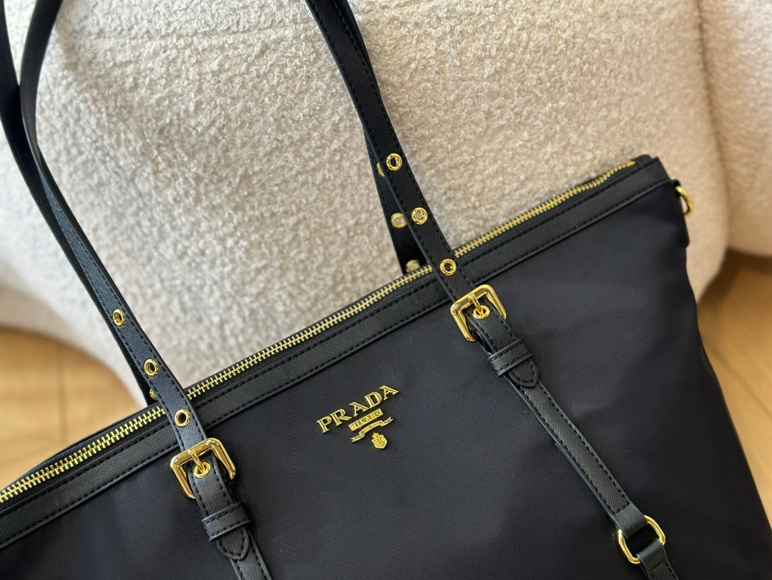PRADA-690