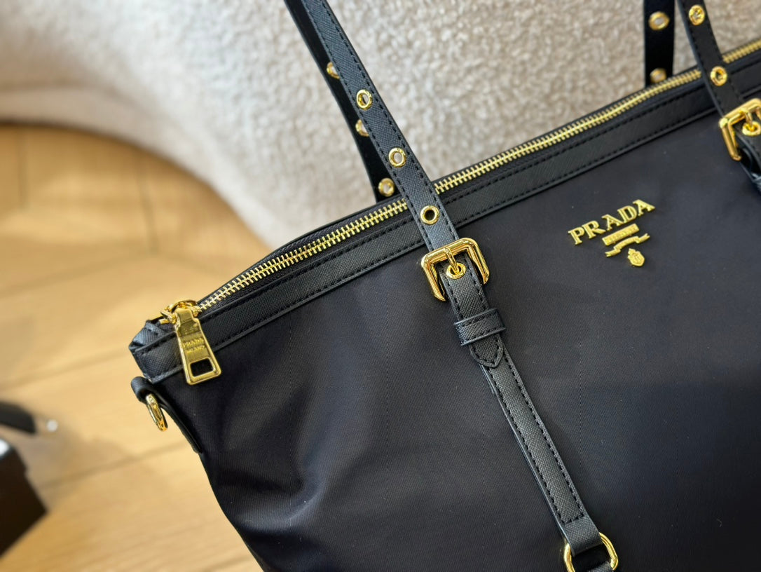 PRADA-690