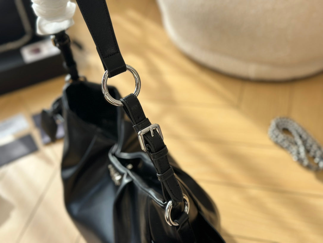 PRADA-749
