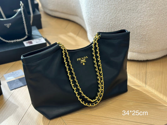 PRADA-712