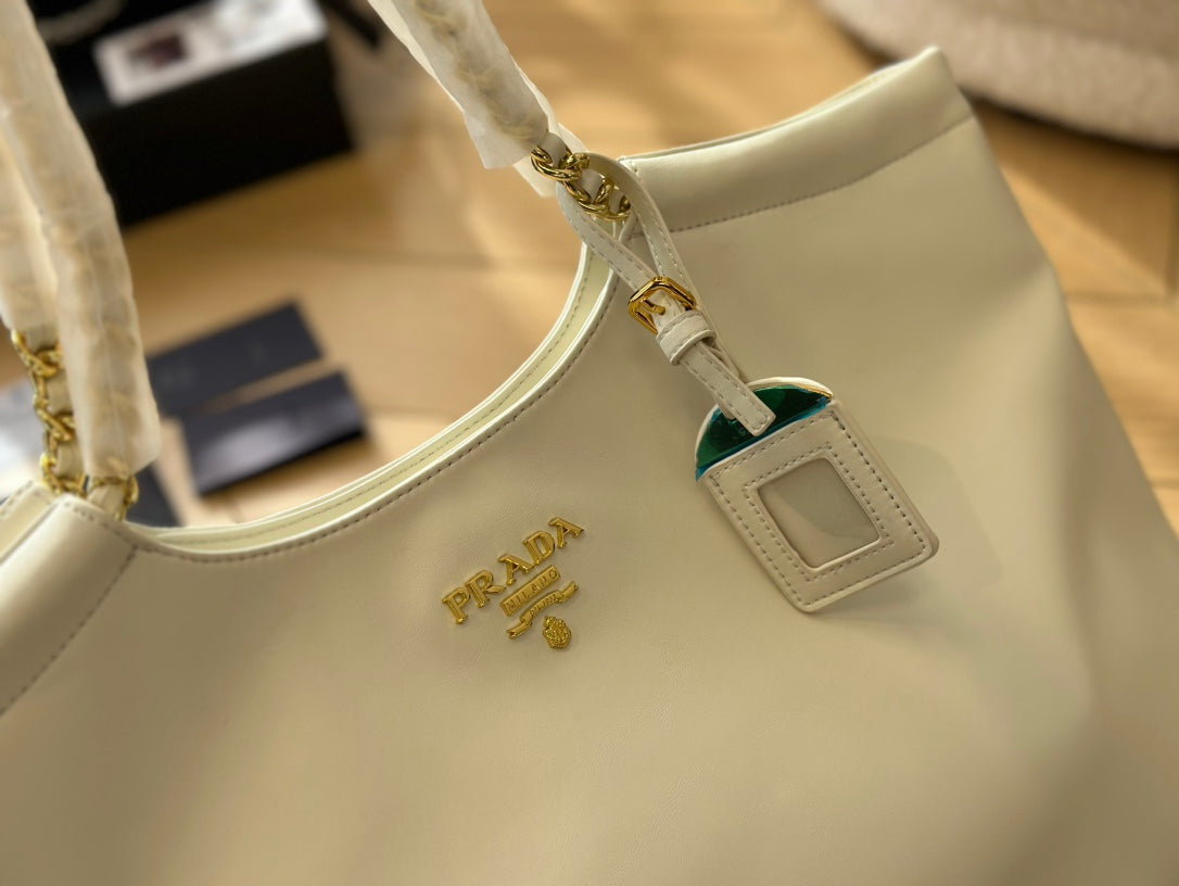 PRADA-712