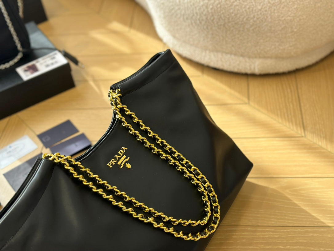 PRADA-712