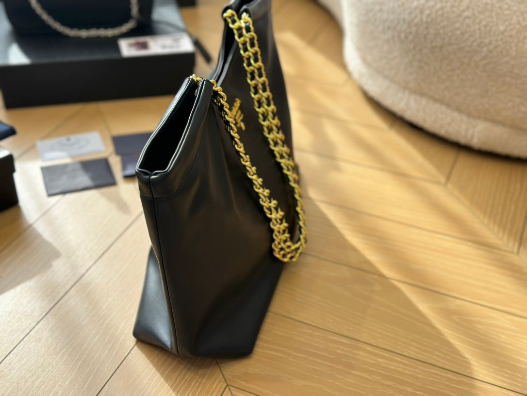PRADA-712