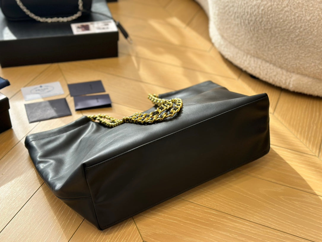 PRADA-712