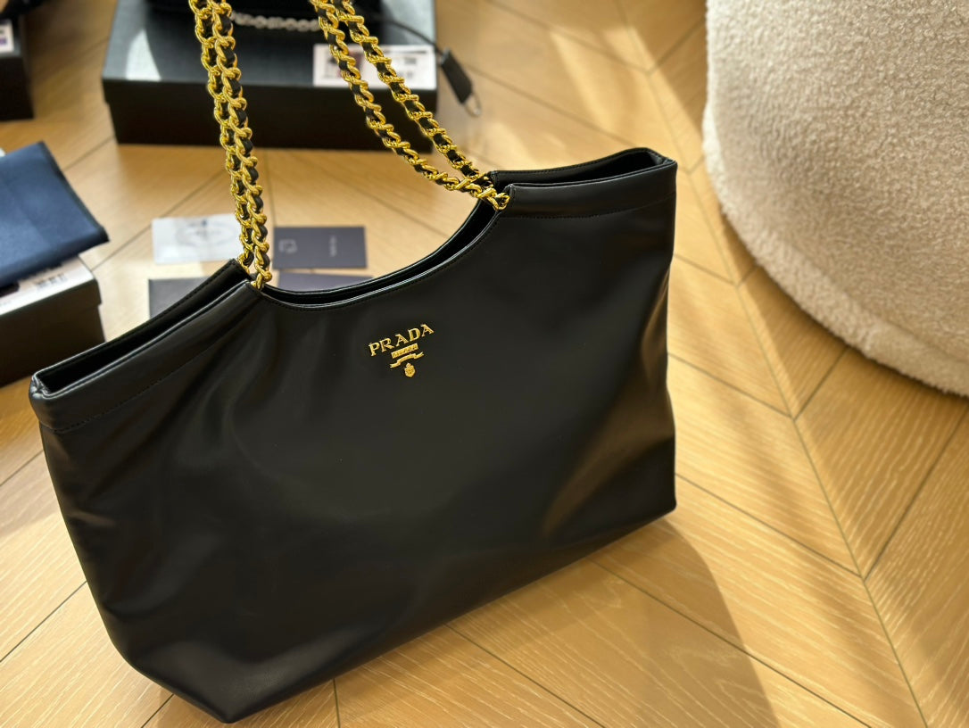 PRADA-712