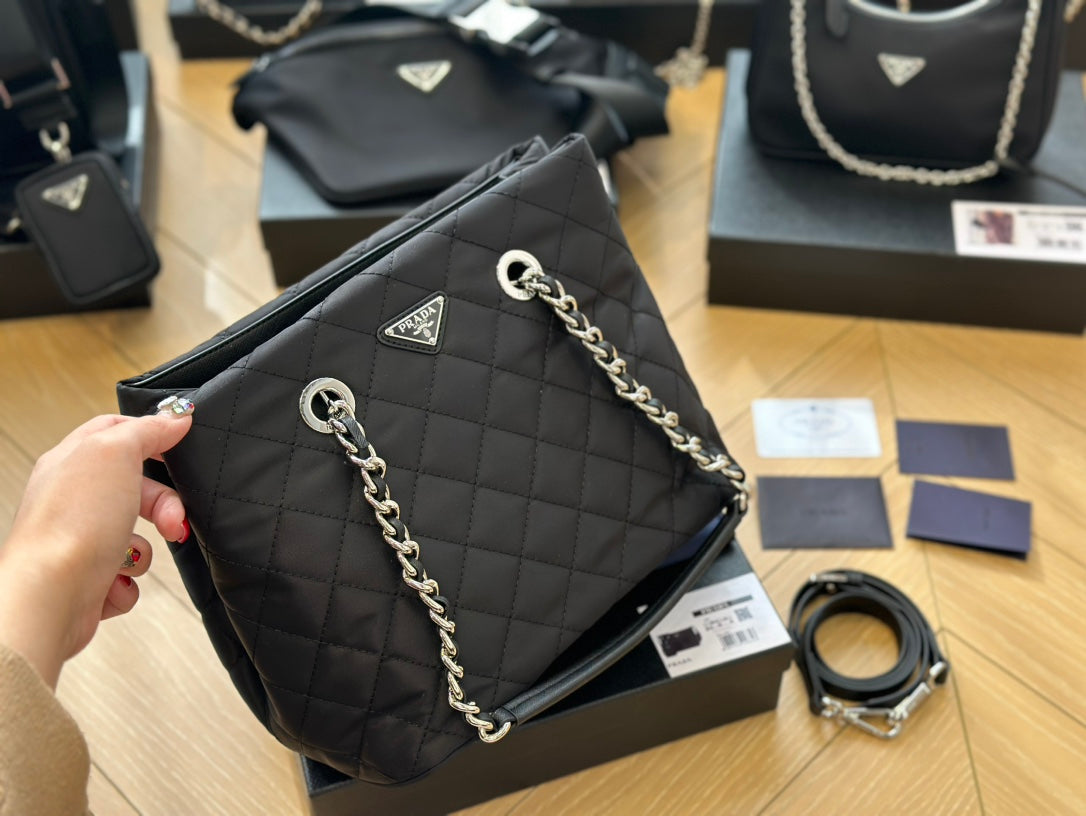 PRADA-687