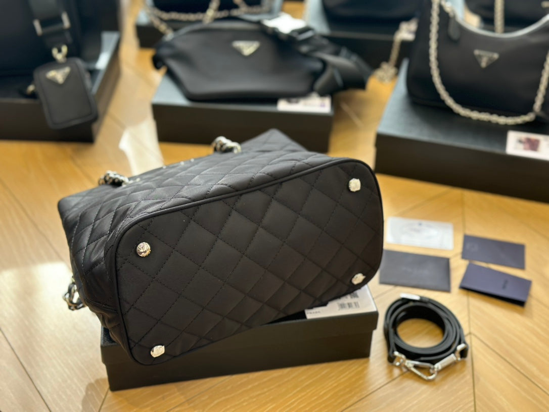 PRADA-687
