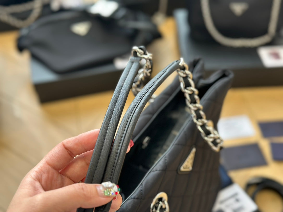 PRADA-687