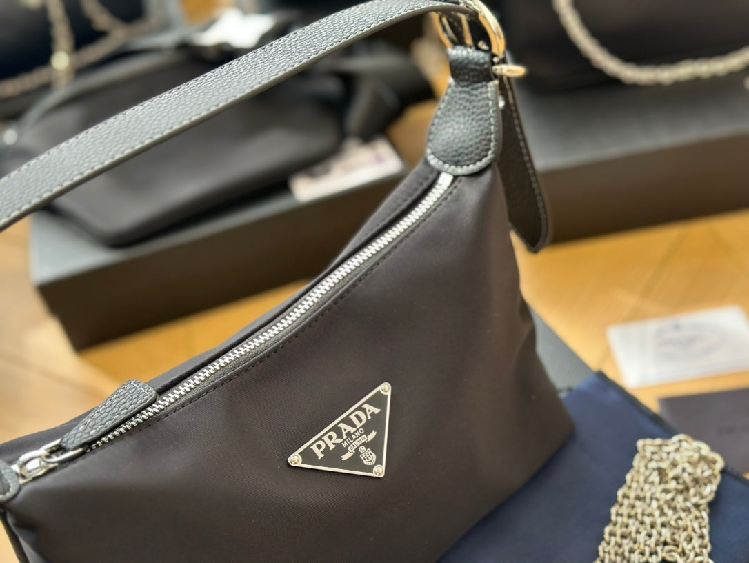 PRADA-563