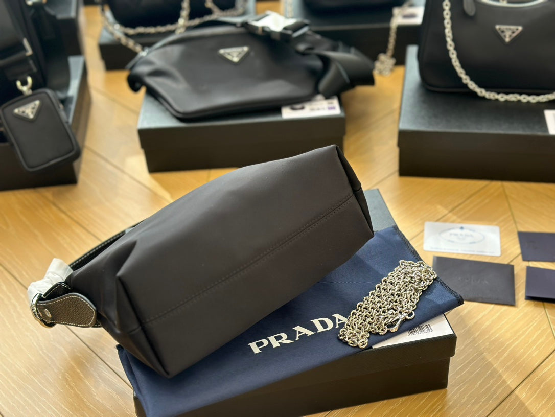 PRADA-563