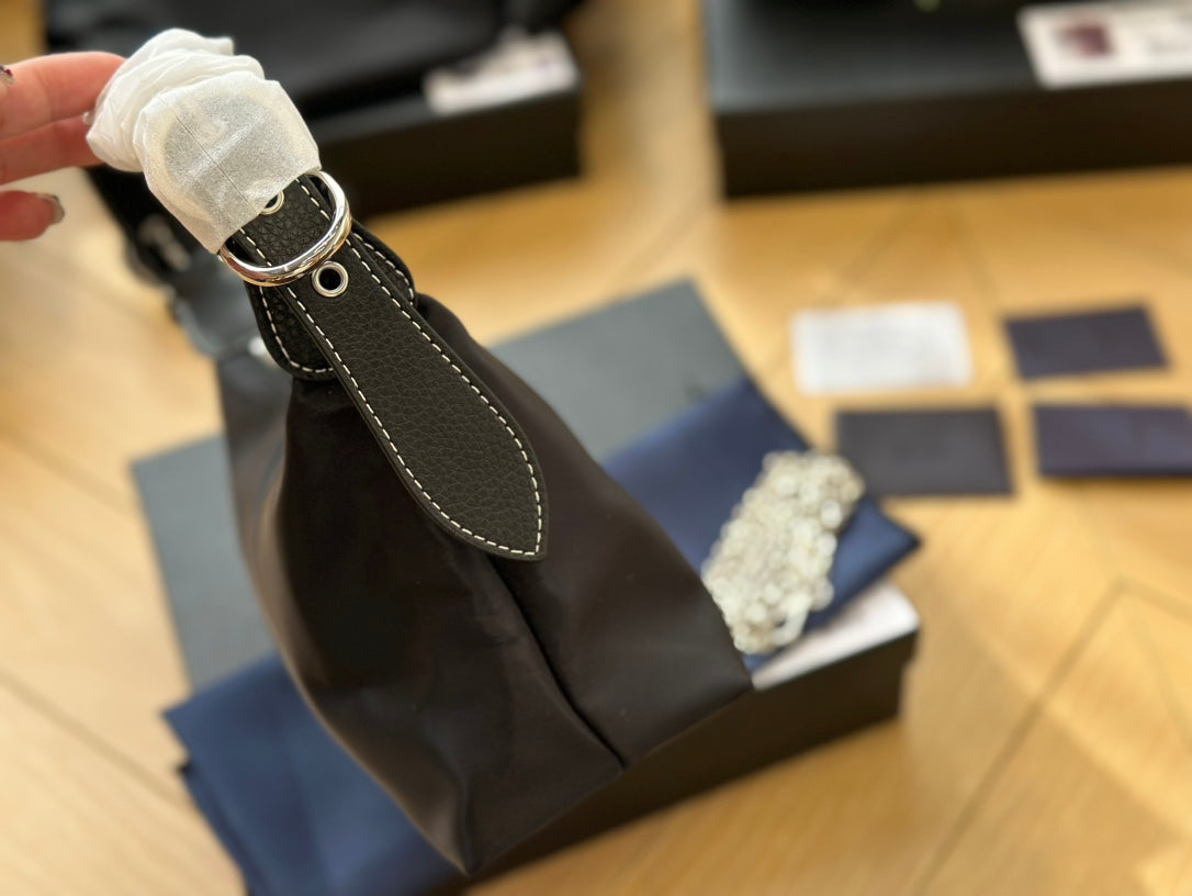 PRADA-563