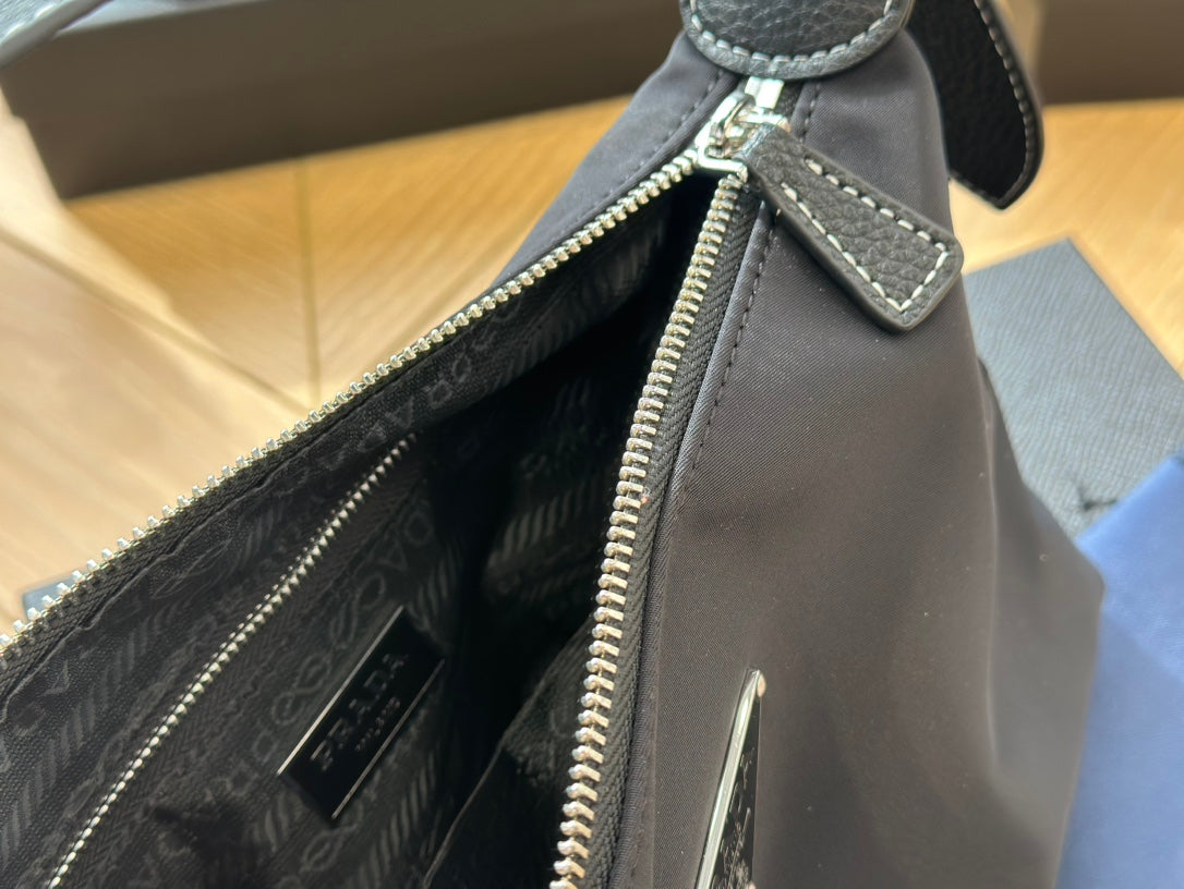 PRADA-563