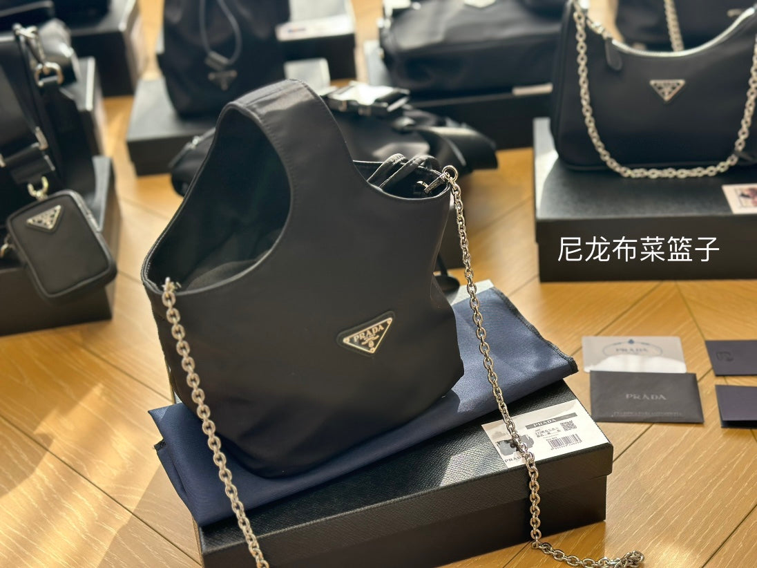PRADA-530