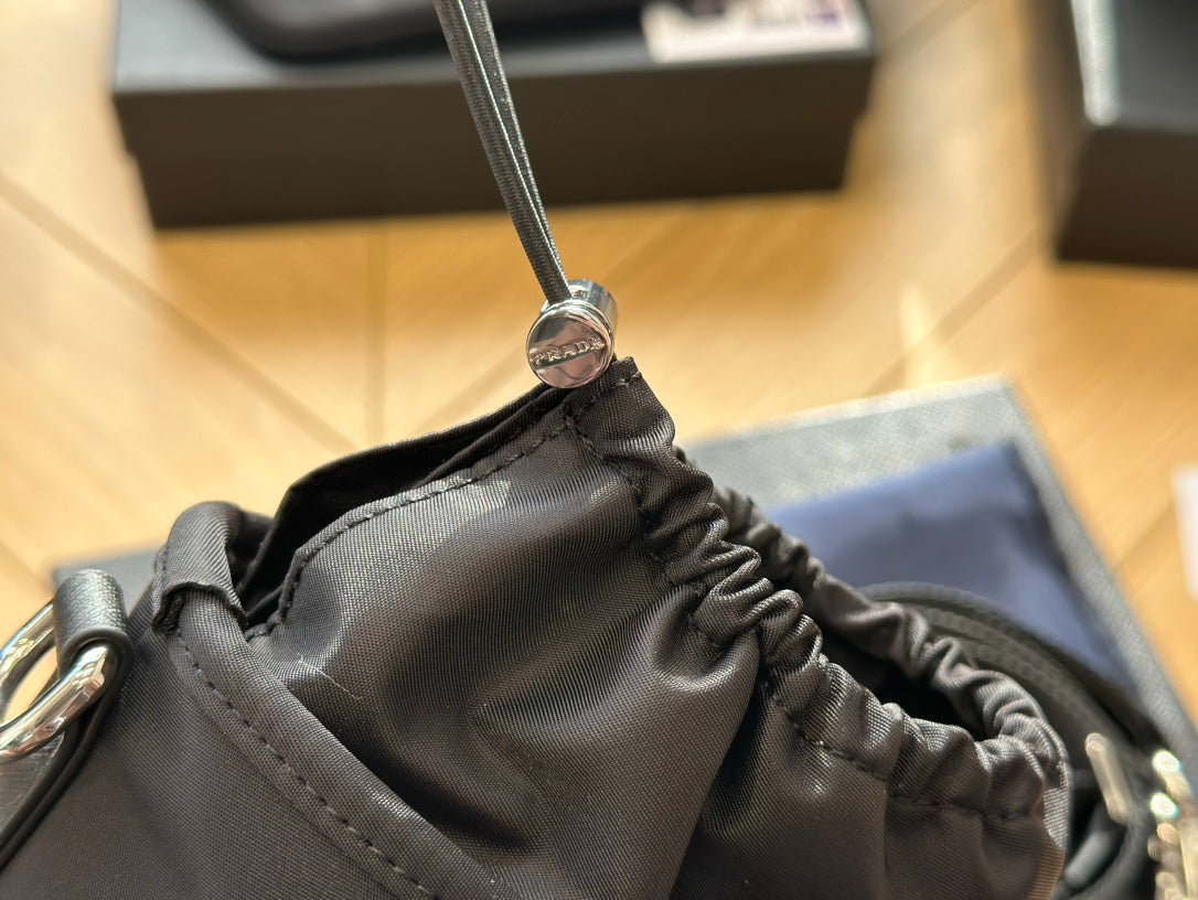 PRADA-570