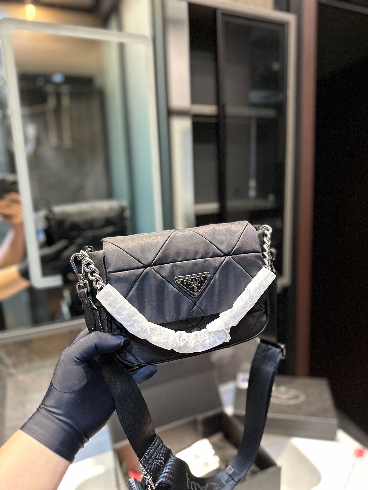 PRADA-585