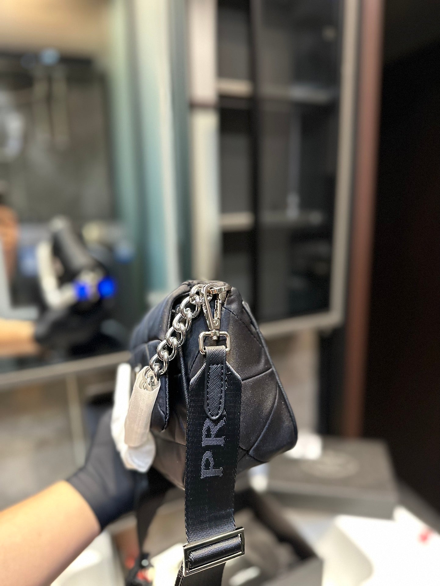 PRADA-585