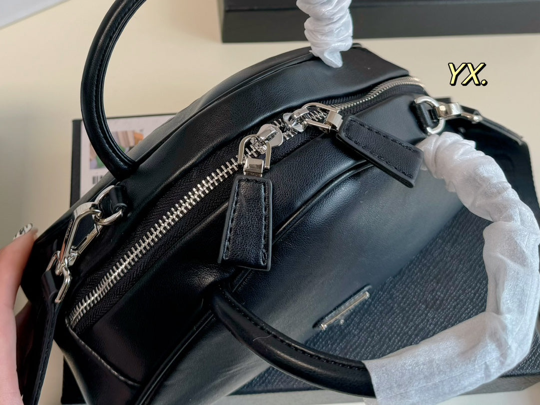 PRADA-557