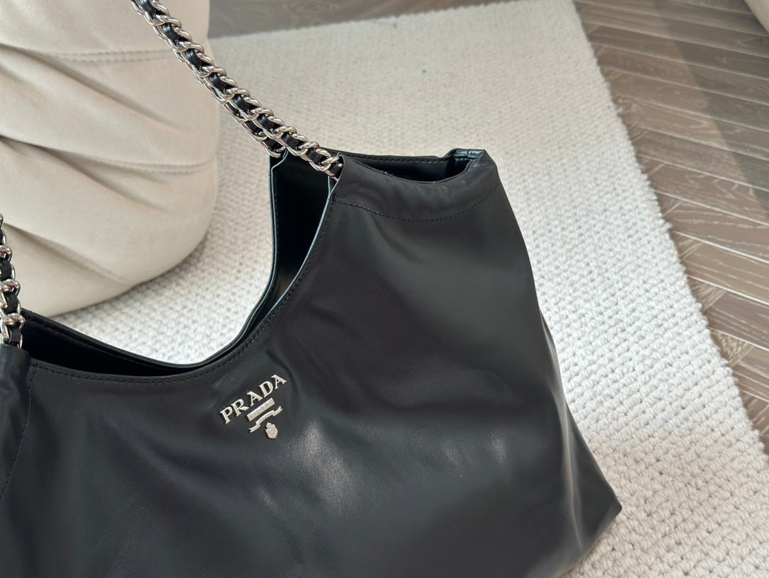PRADA-715