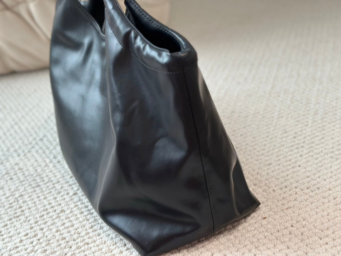 PRADA-715