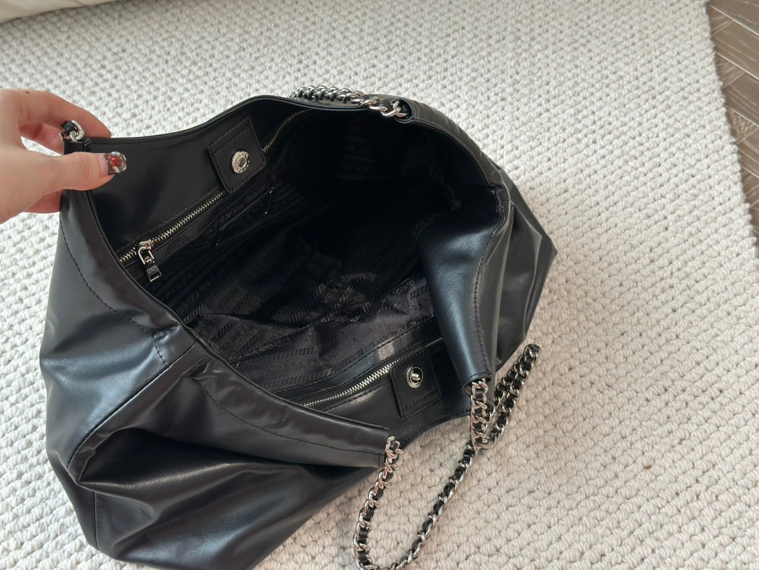 PRADA-715