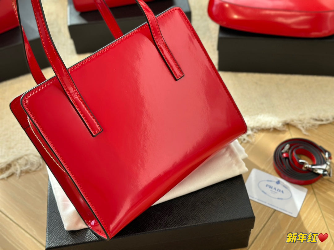 PRADA-698