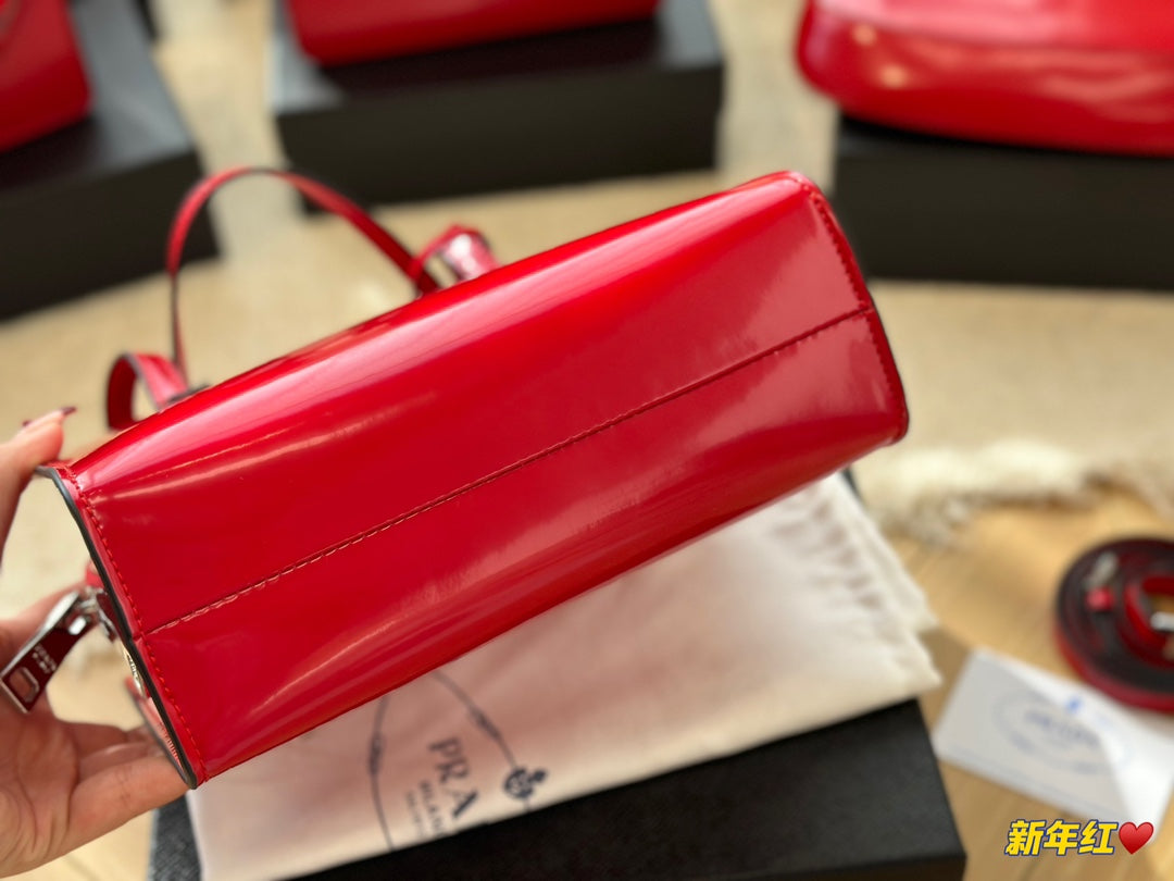 PRADA-698
