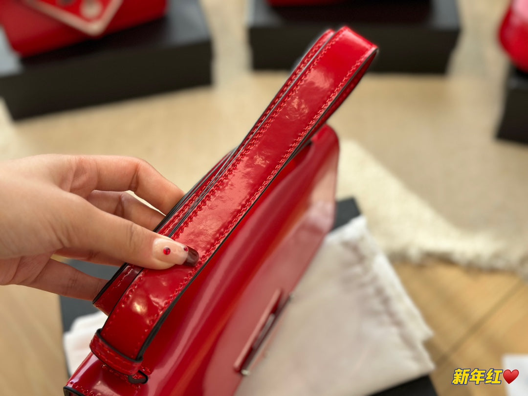 PRADA-718