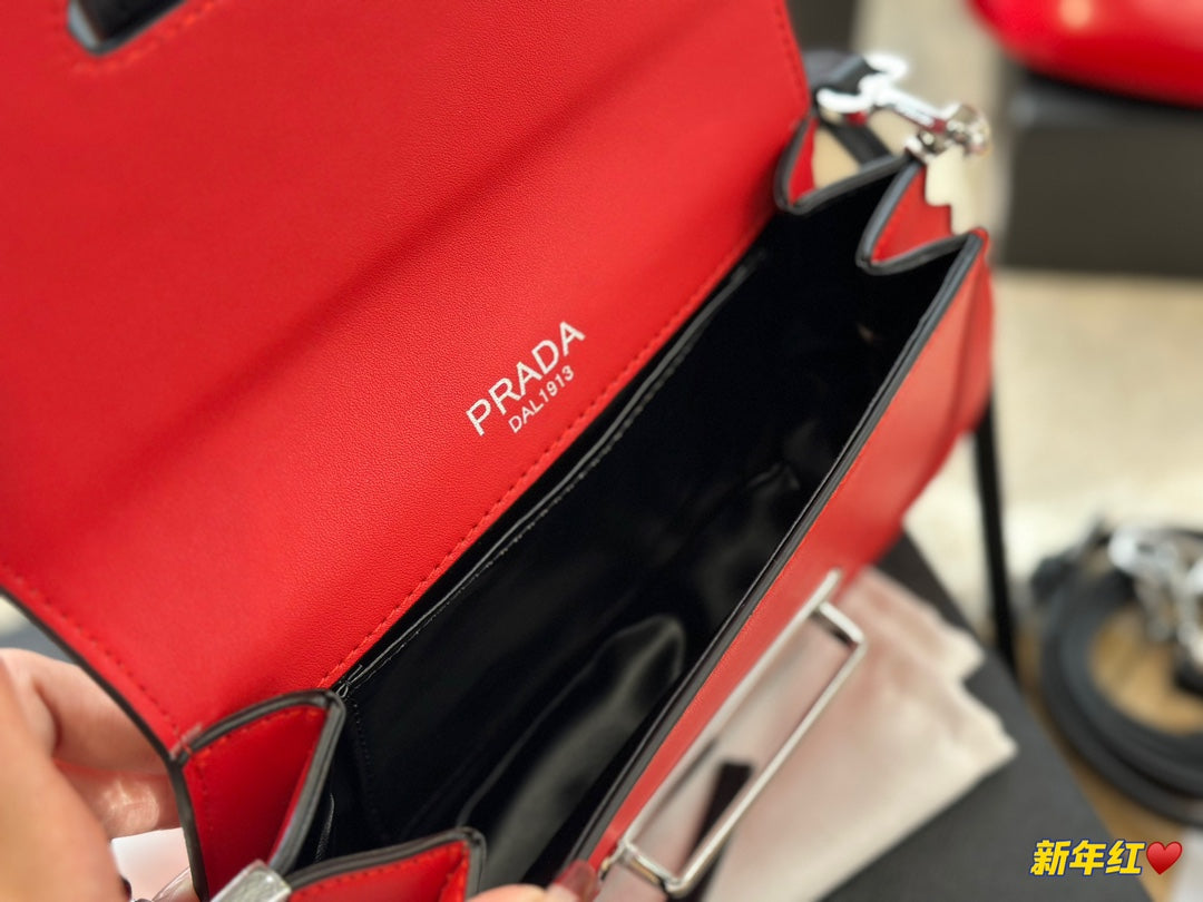 PRADA-685