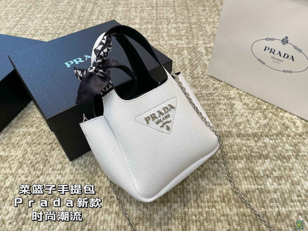 PRADA-658