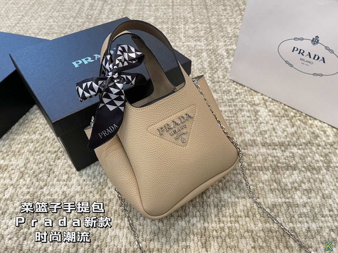 PRADA-658