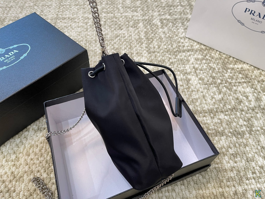 PRADA-571
