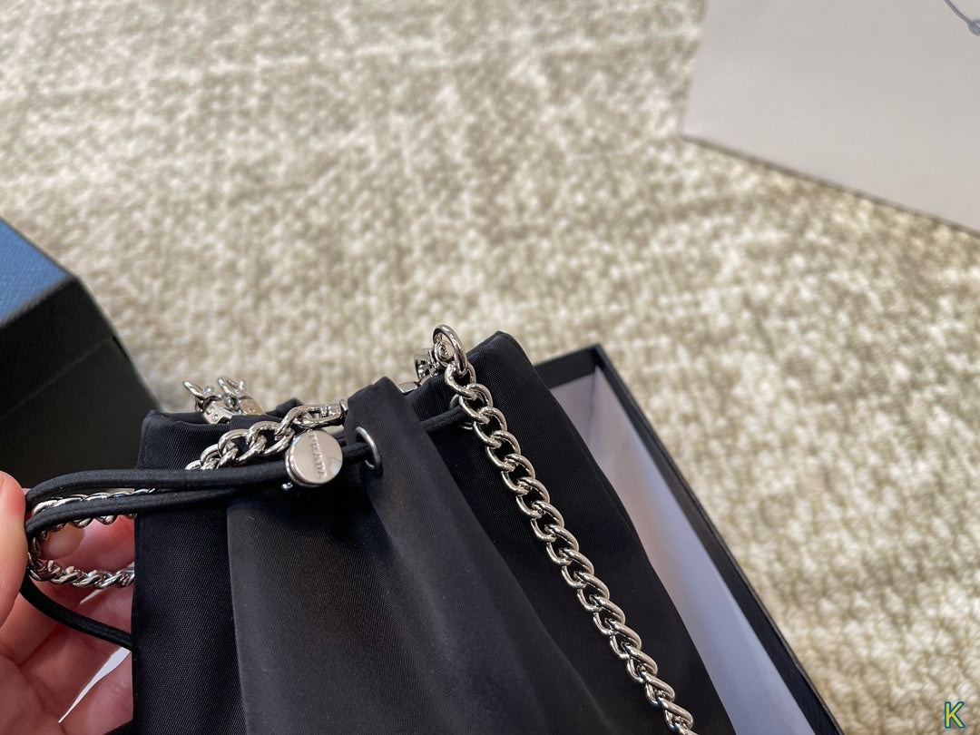 PRADA-571